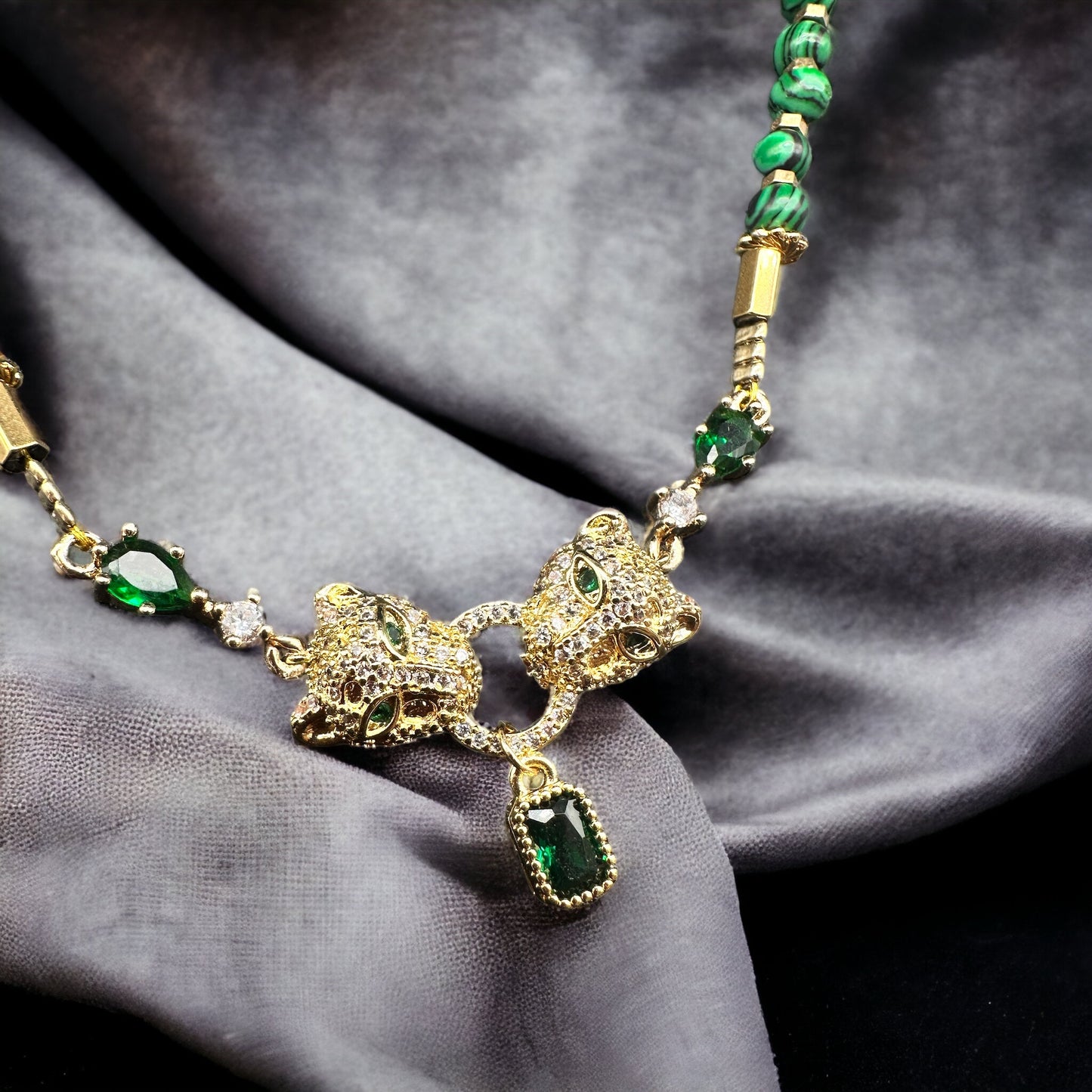 Éclat Nocturne - 18k Gold Plated Leopard necklace with malachite stones and cubic zirconia