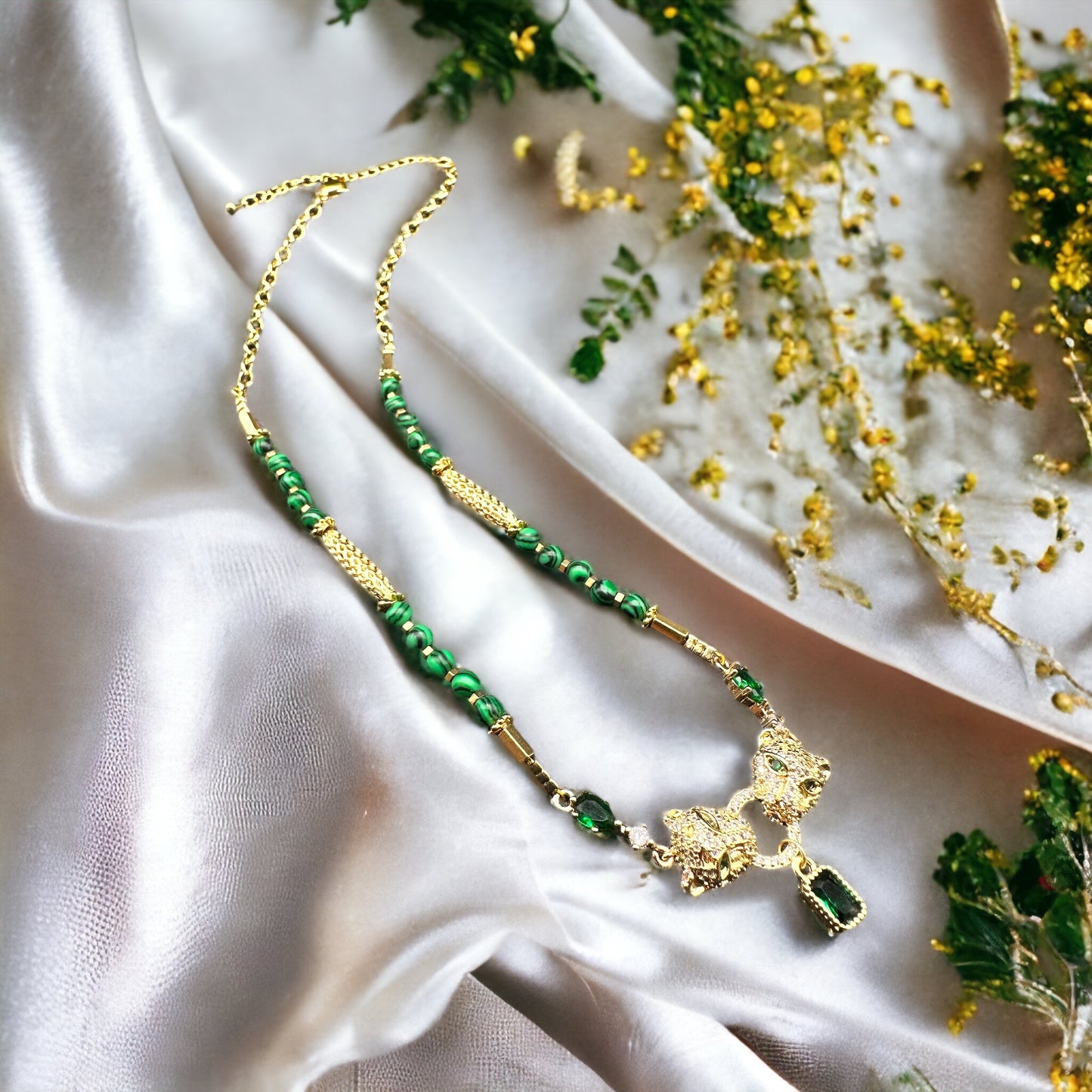 Éclat Nocturne - 18k Gold Plated Leopard necklace with malachite stones and cubic zirconia